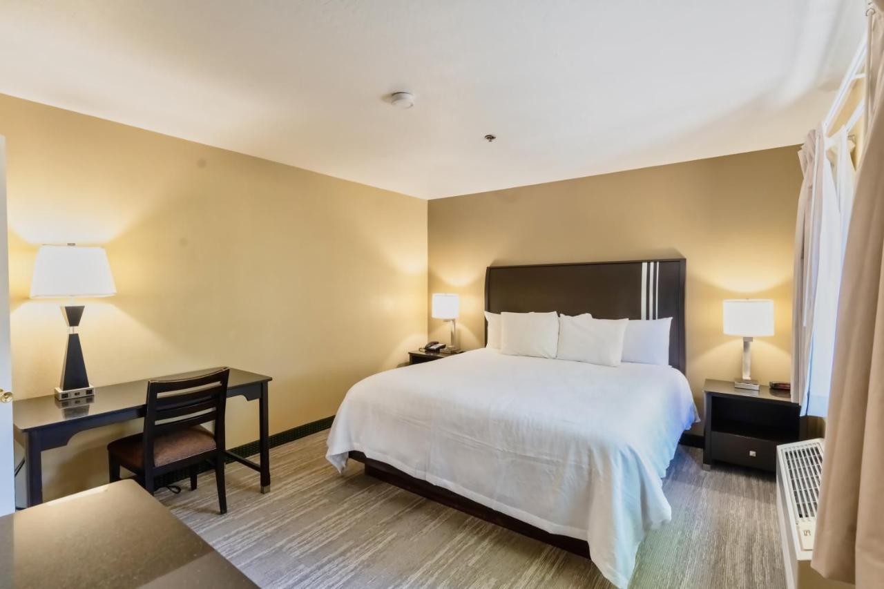 The At Yosemite Hotel